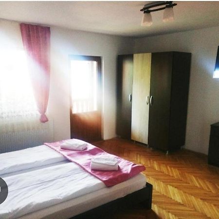 Vila Bianca Buşteni Exteriör bild