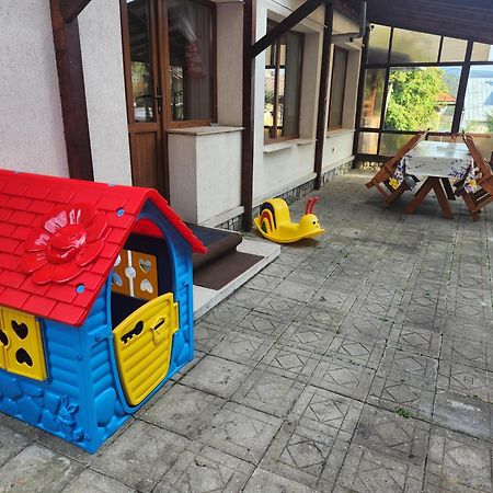 Vila Bianca Buşteni Exteriör bild